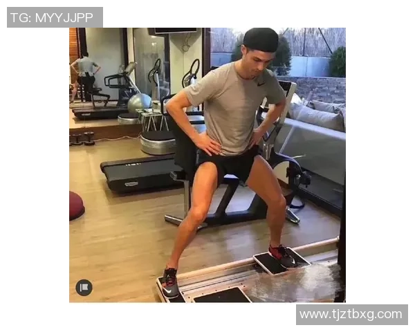 足球明星C罗的身材秘密揭秘如何保持完美体型与运动表现